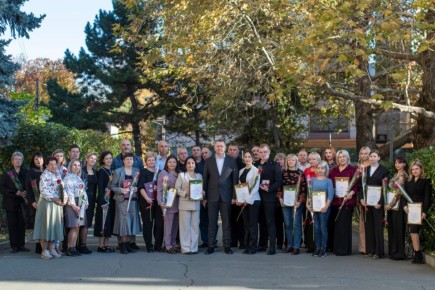 Михаил Афанасьев: Накануне одного из самых замечательных праздников в году — Дня народного единства вручил заслуженные награды