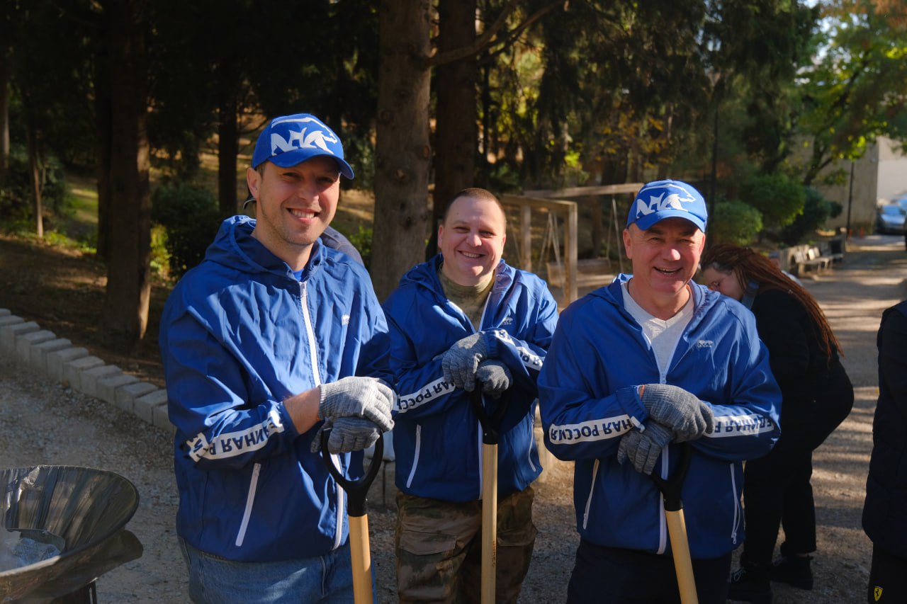 Янина Павленко: Более тысячи деревьев и кустарников высажено в Ялте в рамках традиционной и всеми любимой акции «Чистый Крым» Янина Павленко: Более тысячи деревьев и кустарников высажено в Ялте в рамках традиционной и всеми любимой акции «Чистый Крым»