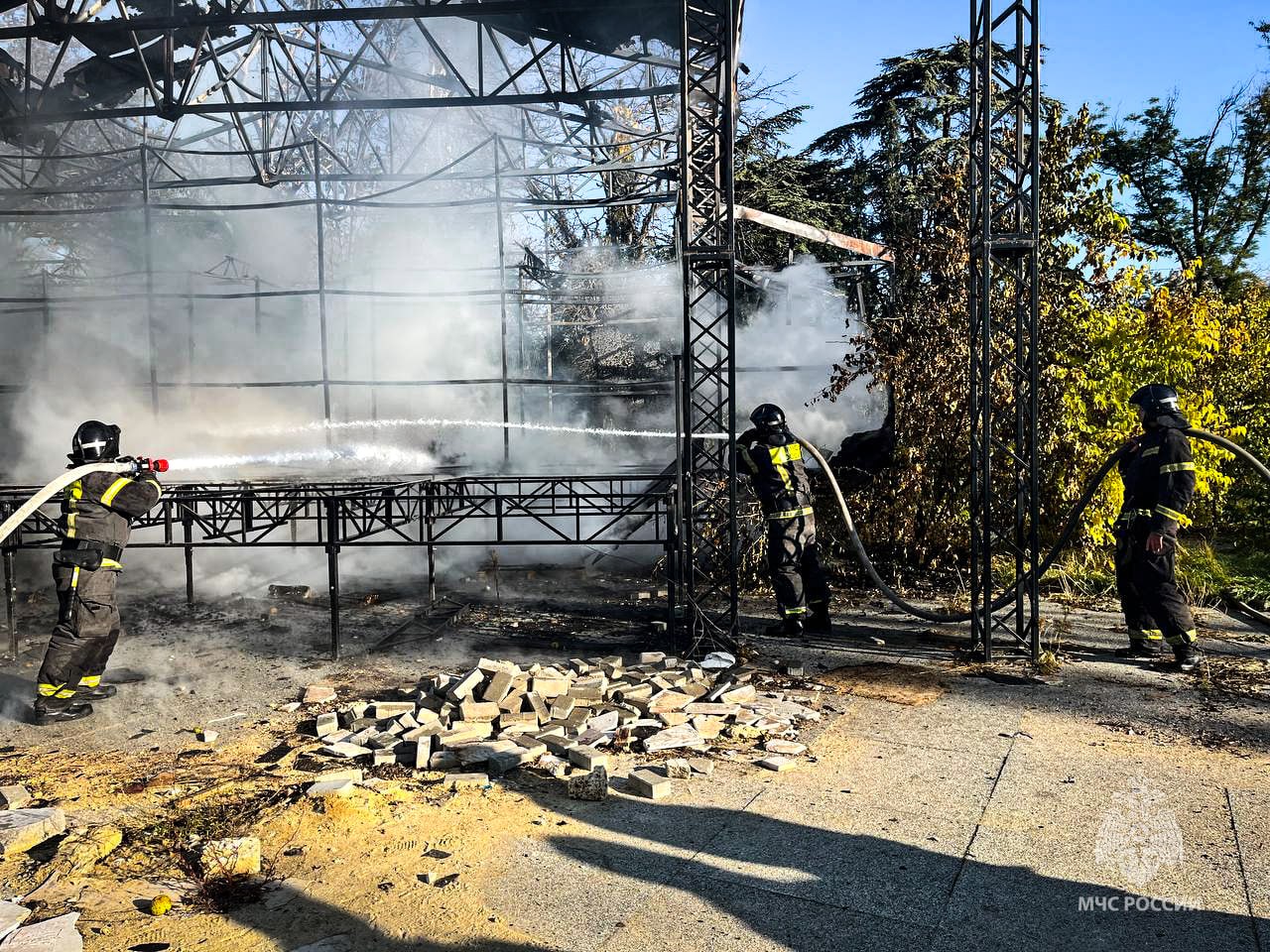 Севастопольские пожарные ликвидировали пожар на Историческом бульваре