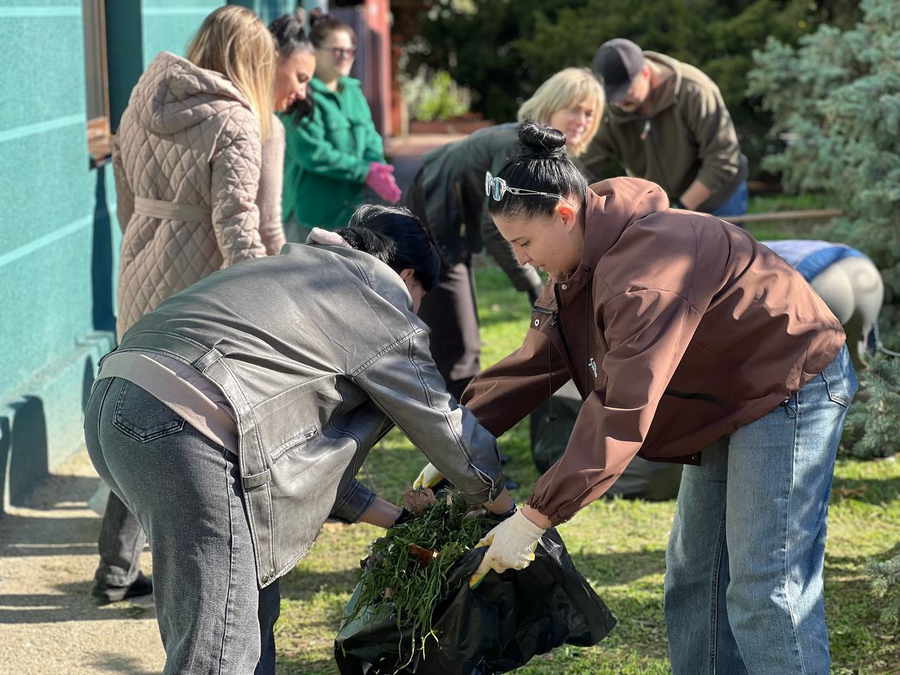 Саженцы как символ единства: Джанкой присоединился к общекрымскому субботнику Саженцы как символ единства: Джанкой присоединился к общекрымскому субботнику