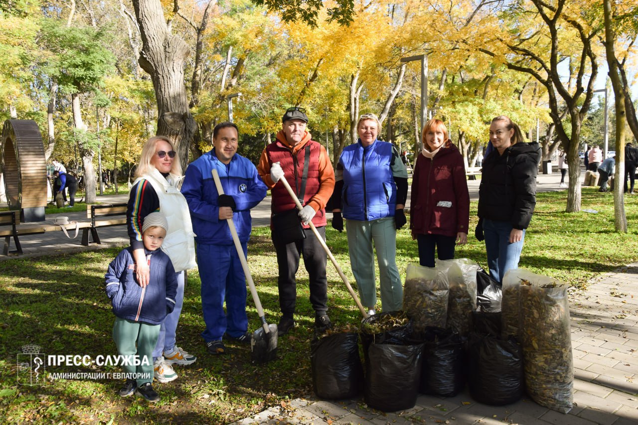 «Чистый Крым» в Евпатории. Евпаторийцы приняли участие в экологической акции в рамках партийного проекта Единой России «Чистый Крым»! К субботнику присоединились депутаты Евпаторийского городского совета, глава администрации... «Чистый Крым» в Евпатории. Евпаторийцы приняли участие в экологической акции в рамках партийного проекта Единой России «Чистый Крым»! К субботнику присоединились депутаты Евпаторийского городского совета, глава администрации...