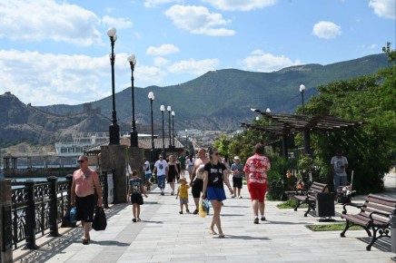 Крым посетило уже более 6,4 млн туристов, что на 16% больше, чем в аналогичный период 2024-го