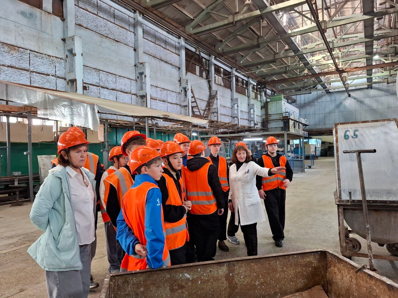 Крымские промышленные предприятия развивают наставничество и профессиональную ориентацию молодежи Крымские промышленные предприятия развивают наставничество и профессиональную ориентацию молодежи