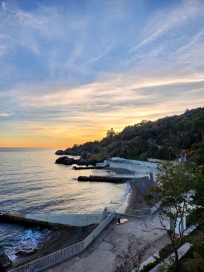 Осенний закат в Алупке.. Татьяна Крымская. 0