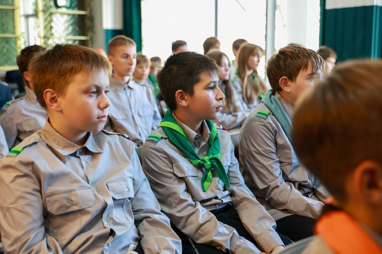 Ко Дню народного единства в «Доме Молодежи» прошел просветительский диалог с Героем России, заместителем председателя Госкомитета молодежной политики Антоном Старостиным и победителем конкурса наставников «Быть, а не... Ко Дню народного единства в «Доме Молодежи» прошел просветительский диалог с Героем России, заместителем председателя Госкомитета молодежной политики Антоном Старостиным и победителем конкурса наставников «Быть, а не...