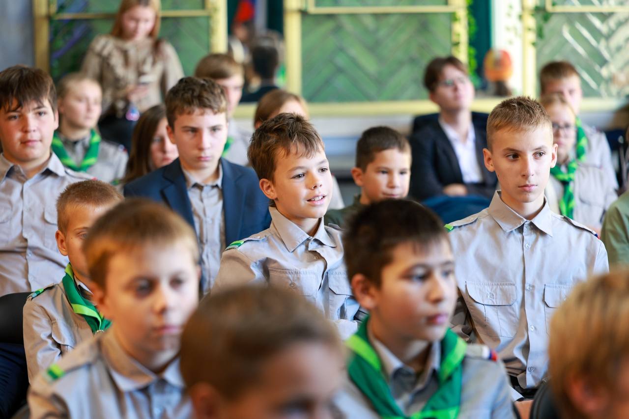 Ко Дню народного единства в «Доме Молодежи» прошел просветительский диалог с Героем России, заместителем председателя Госкомитета молодежной политики Антоном Старостиным и победителем конкурса наставников «Быть, а не... Ко Дню народного единства в «Доме Молодежи» прошел просветительский диалог с Героем России, заместителем председателя Госкомитета молодежной политики Антоном Старостиным и победителем конкурса наставников «Быть, а не...