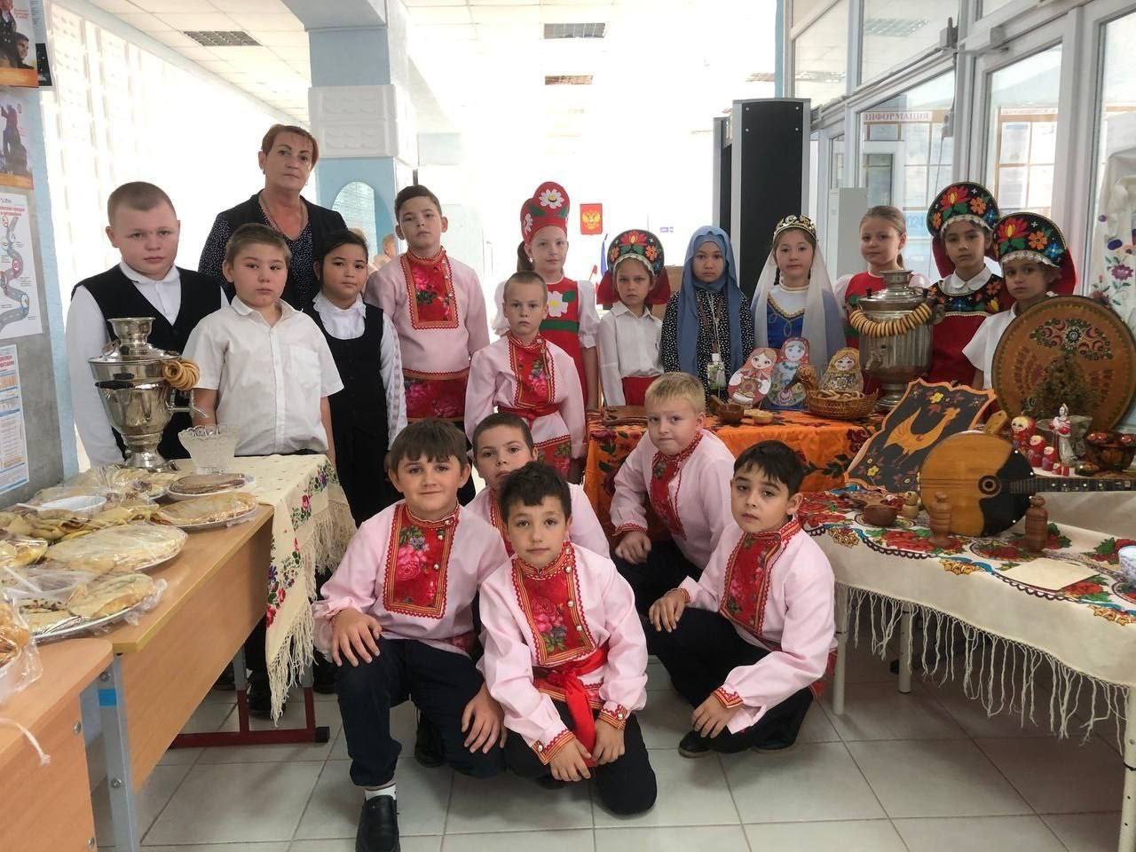 Праздничный марафон ко Дню народного единства