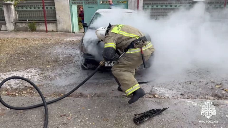 Сотрудники МЧС России ликвидировали возгорание автомобиля