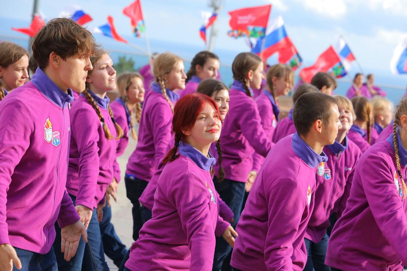 Танец единства – в "Артеке" устроили большой танцевальный флешмоб Танец единства – в "Артеке" устроили большой танцевальный флешмоб