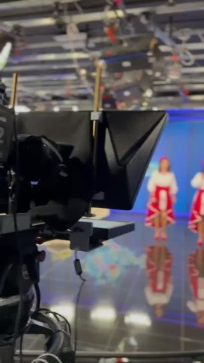 Белорусская народная песня звучит сегодня в студии телеканала «Миллет» в исполнении дуэта «АРТмикс» Перевальненского сельского клуба Симферопольского района