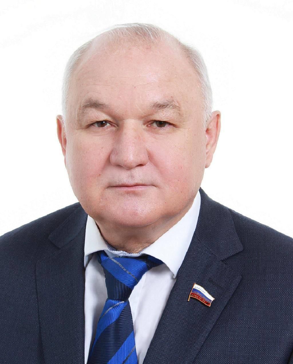 Ждем вас в эфире в 16:30!. В День народного единства в программе писателя и политолога Радика Амирова "Крымский орнамент" первый зампредседателя Комитета Государственной Думы по делам национальностей Ильдар Ирекович...