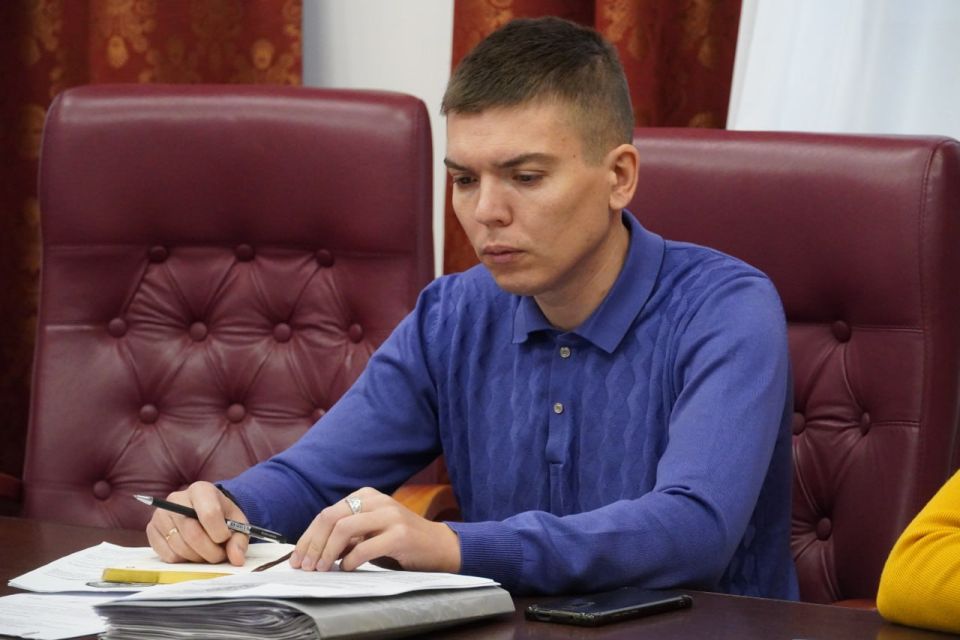 Олег Каторгин: Провел аппаратное совещание с заместителями, руководителями структурных подразделений администрации, на котором уделили внимание исполнительской дисциплине, обсудили выполнение протокольных поручений... Олег Каторгин: Провел аппаратное совещание с заместителями, руководителями структурных подразделений администрации, на котором уделили внимание исполнительской дисциплине, обсудили выполнение протокольных поручений...