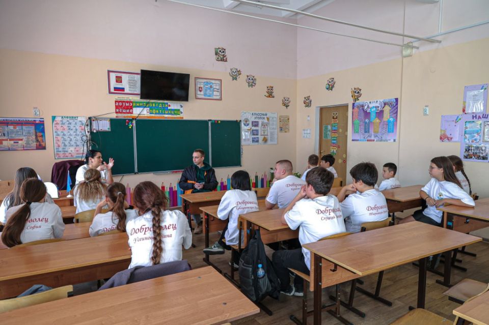 Как школьники Симферопольского района совмещают экологическое и патриотическое волонтёрство Как школьники Симферопольского района совмещают экологическое и патриотическое волонтёрство