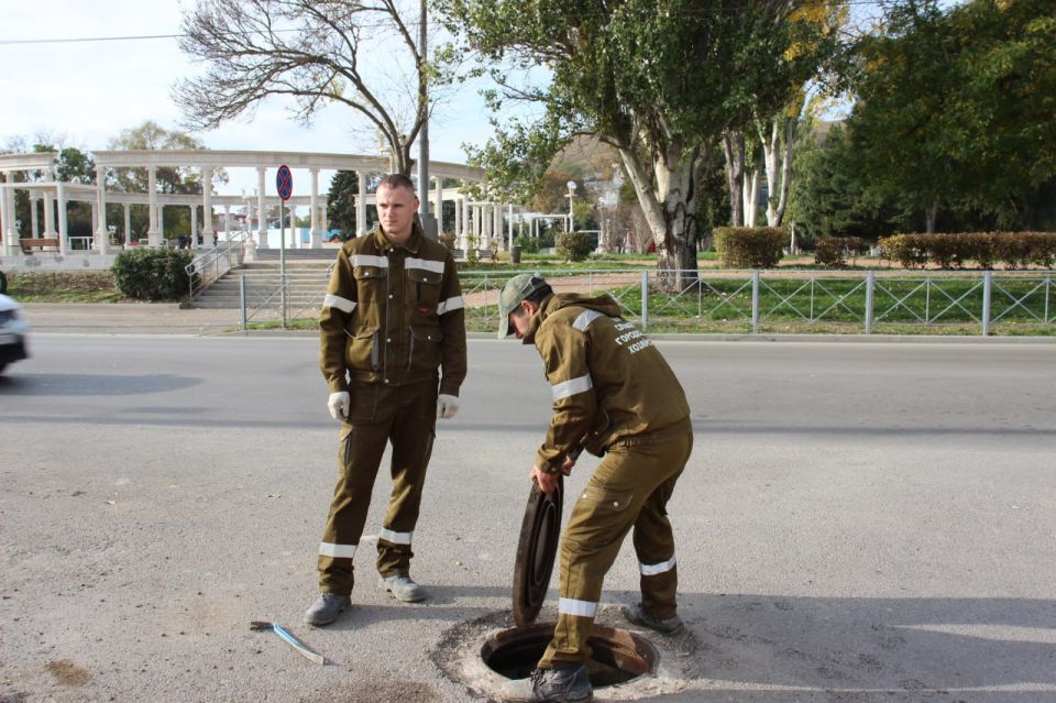 Олег Каторгин: Монтаж системы автоматического полива в сквере «Монетка» вышел на финальный этап Олег Каторгин: Монтаж системы автоматического полива в сквере «Монетка» вышел на финальный этап