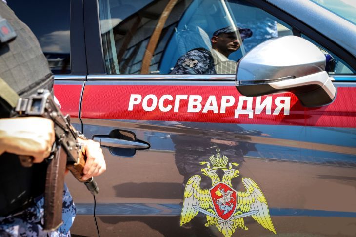 В Ялте росгвардейцы задержали постояльца гостиницы, стрелявшего электрошокером