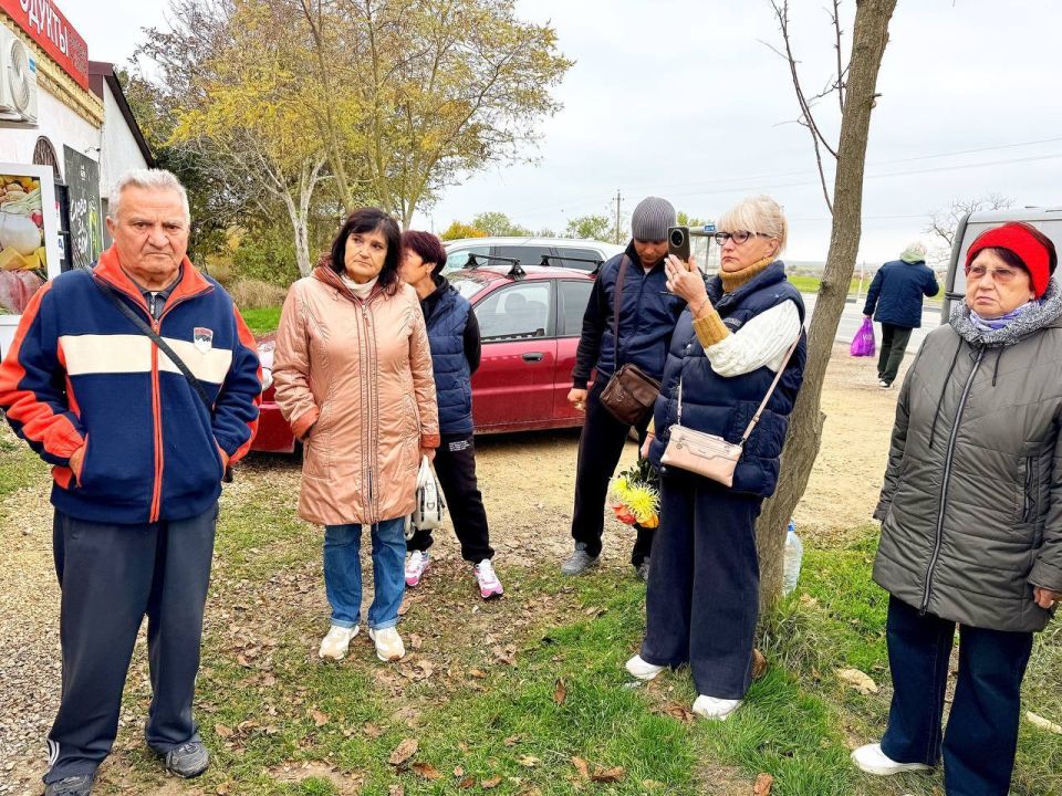 В СНТ «Волна» открыта мемориальная табличка Олегу Голиченко В СНТ «Волна» открыта мемориальная табличка Олегу Голиченко