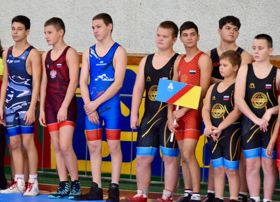 Сила единства: Турнир по греко-римской борьбе собрал юных спортсменов Крыма Сила единства: Турнир по греко-римской борьбе собрал юных спортсменов Крыма