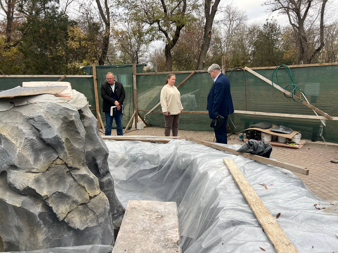 Юлия Момотенко и Игорь Ивин проверили обновленные дворовые и общественные территории Юлия Момотенко и Игорь Ивин проверили обновленные дворовые и общественные территории