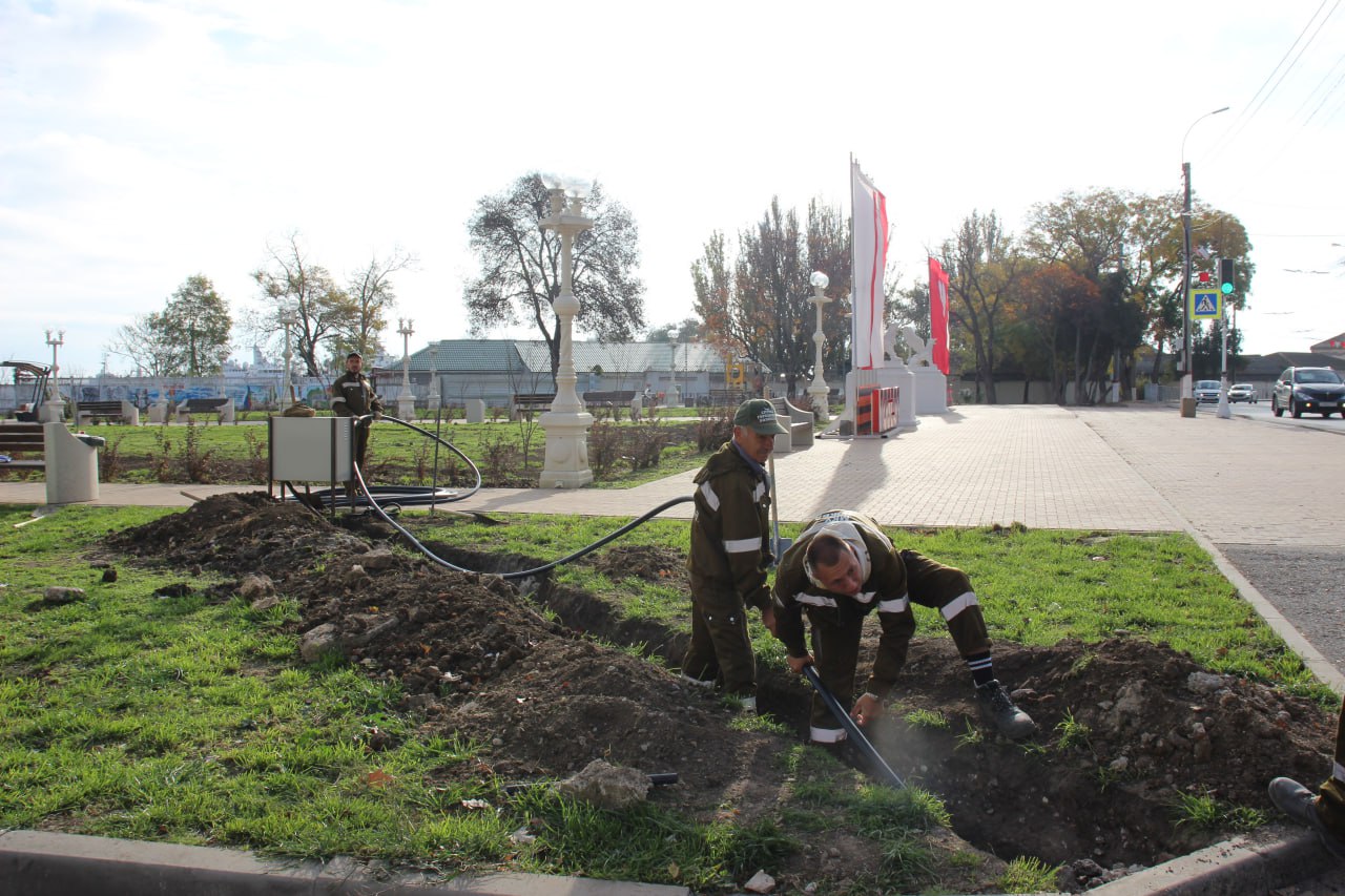 Олег Каторгин: Монтаж системы автоматического полива в сквере «Монетка» вышел на финальный этап Олег Каторгин: Монтаж системы автоматического полива в сквере «Монетка» вышел на финальный этап