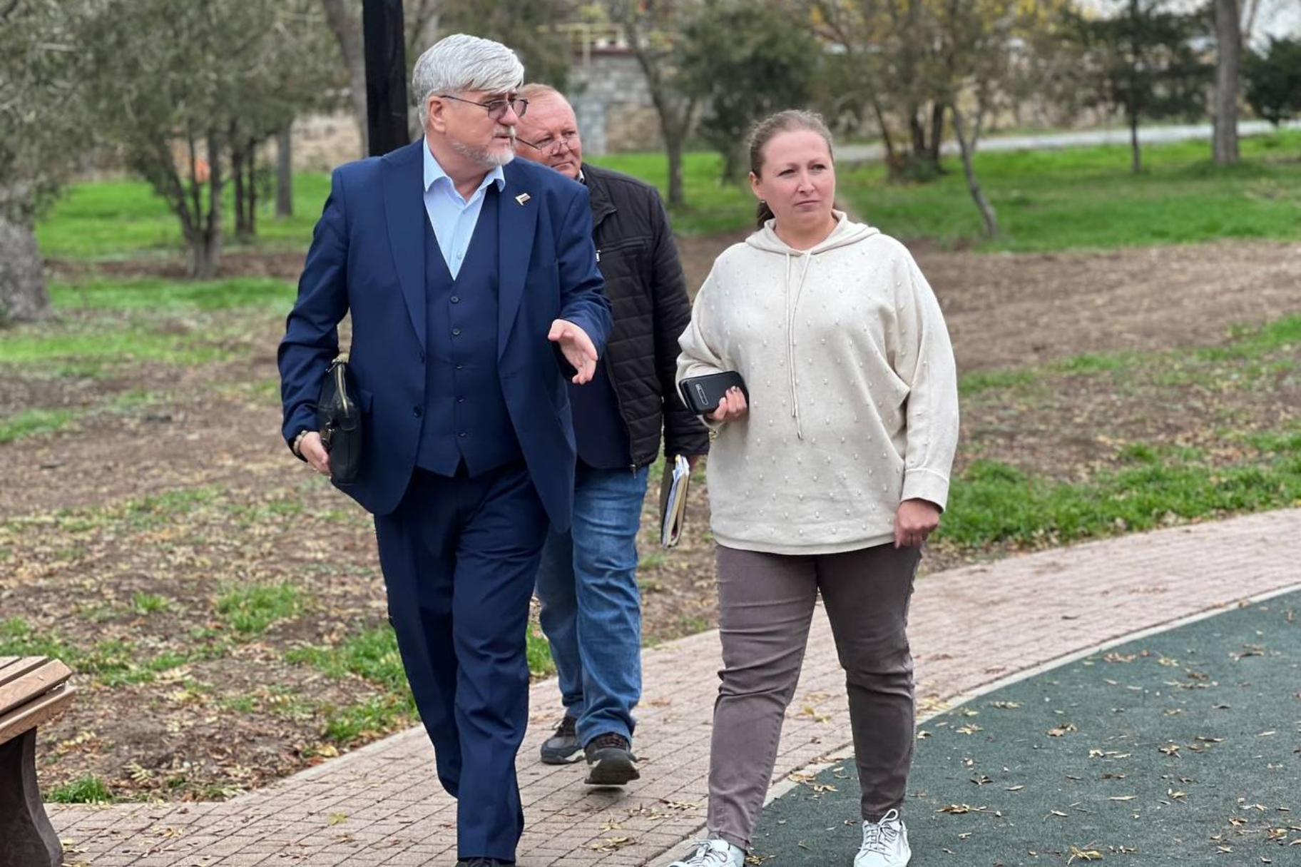 Юлия Момотенко и Игорь Ивин проверили обновленные дворовые и общественные территории