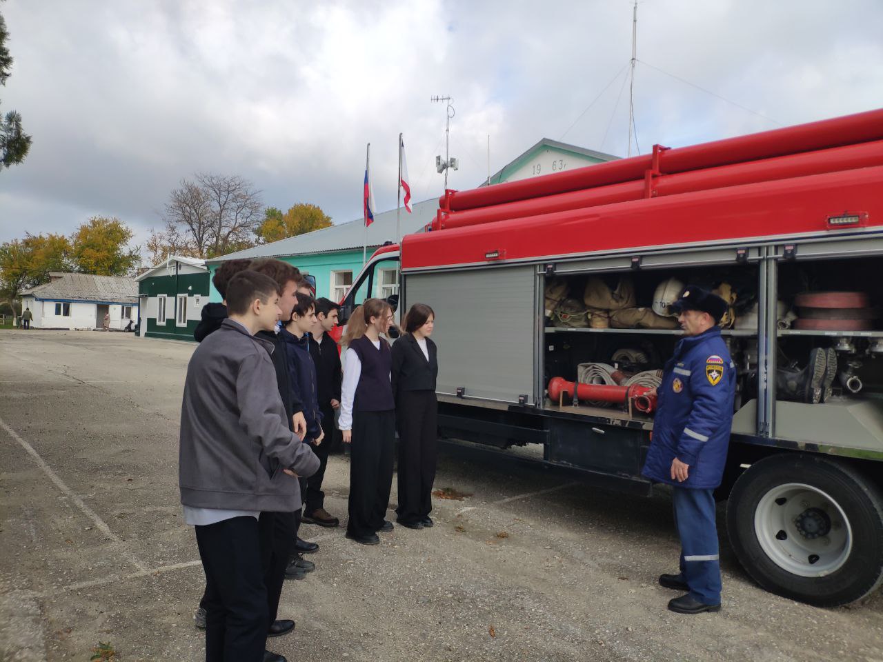 Безопасность подрастающего поколения превыше всего! Безопасность подрастающего поколения превыше всего!