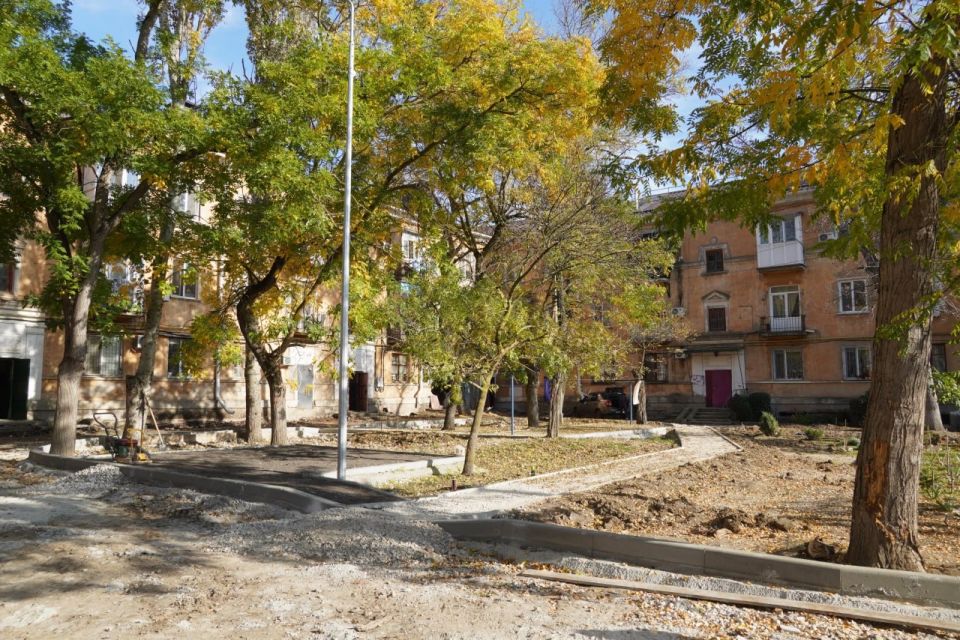 Олег Каторгин проинспектировал придомовую территорию, где ведется комплексное благоустройство Олег Каторгин проинспектировал придомовую территорию, где ведется комплексное благоустройство