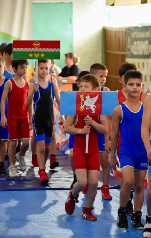 Сила единства: Турнир по греко-римской борьбе собрал юных спортсменов Крыма Сила единства: Турнир по греко-римской борьбе собрал юных спортсменов Крыма