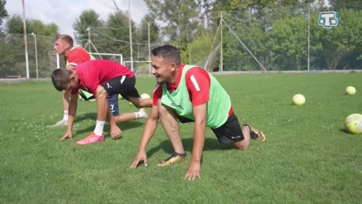 Ведущий программы «Такъым иле» Тимур Мамутов во время съёмок реализовал свою детскую мечту — в качестве игрока отправился на тренировку к профессиональным футболистам