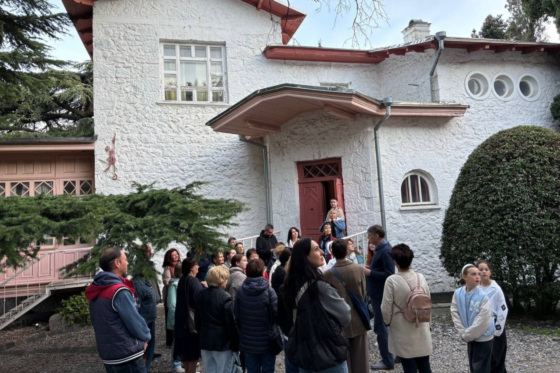 Кинопоказ, авторские экскурсии и мастер-классы: как прошли День народного единства и «Ночь искусств» в чеховских музеях Ялты