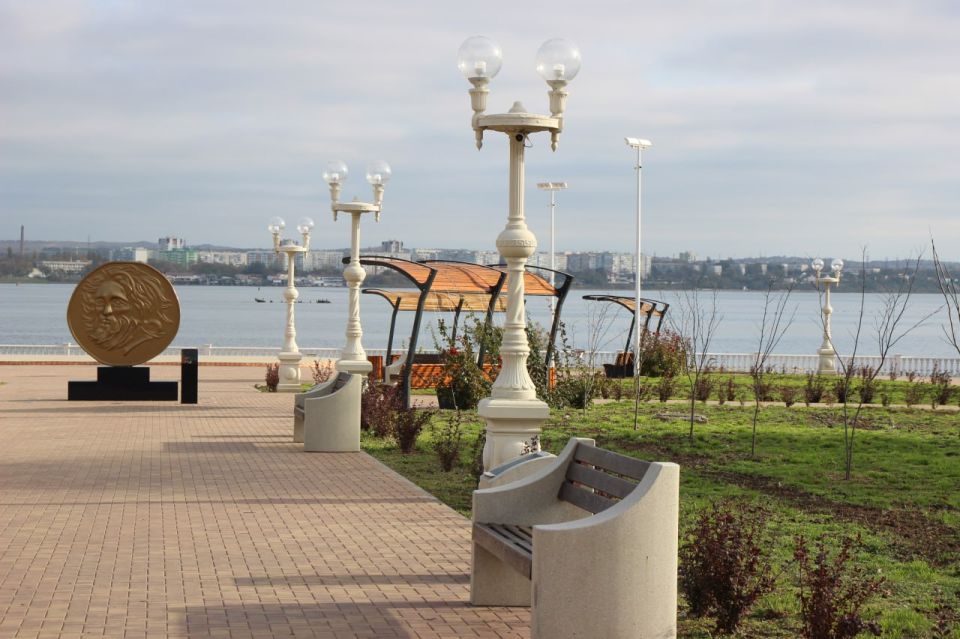 Олег Каторгин: Монтаж системы автоматического полива в сквере «Монетка» вышел на финальный этап Олег Каторгин: Монтаж системы автоматического полива в сквере «Монетка» вышел на финальный этап