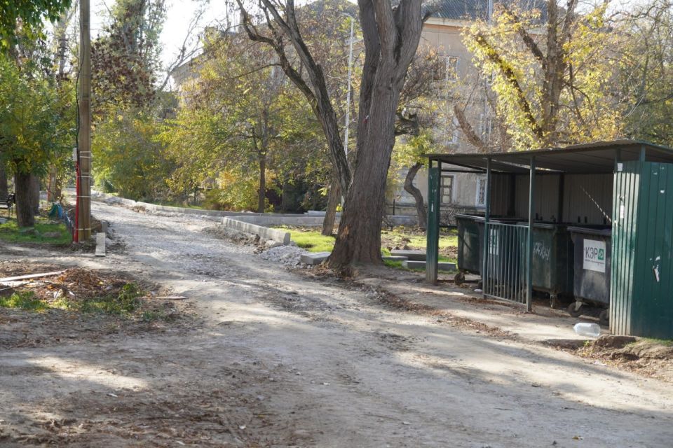 Олег Каторгин проинспектировал придомовую территорию, где ведется комплексное благоустройство Олег Каторгин проинспектировал придомовую территорию, где ведется комплексное благоустройство