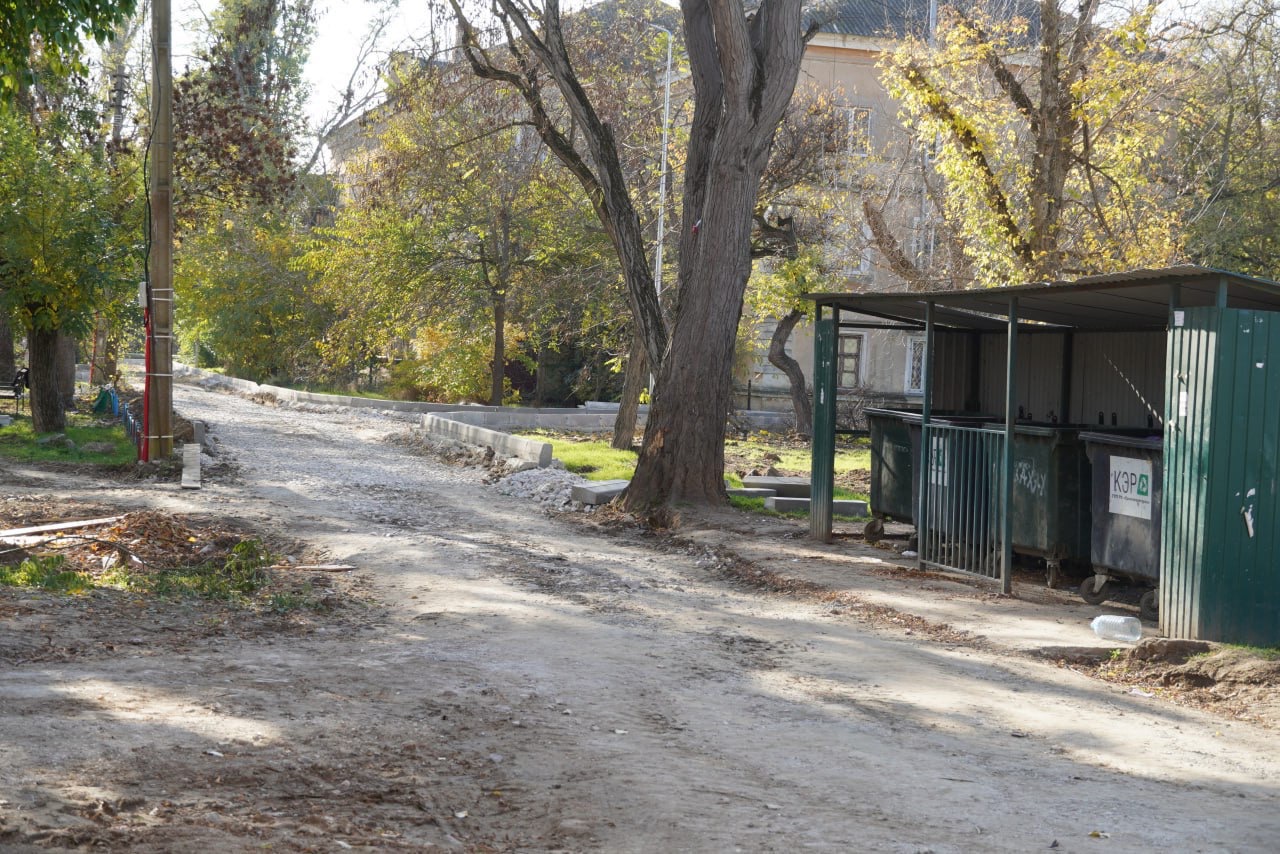 Олег Каторгин проинспектировал придомовую территорию, где ведется комплексное благоустройство Олег Каторгин проинспектировал придомовую территорию, где ведется комплексное благоустройство
