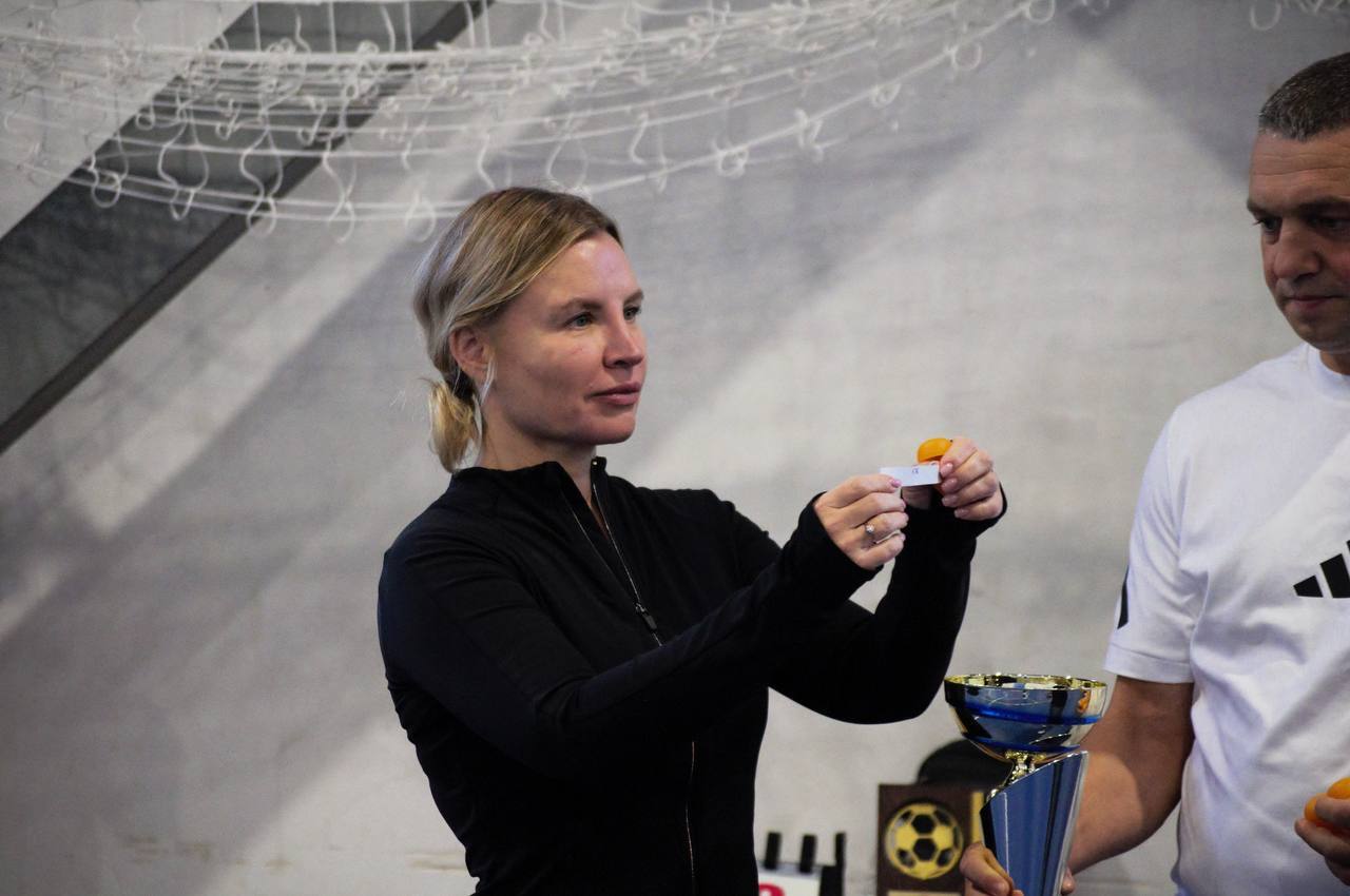 Женская команда футбольного клуба «Велес» дебютировала на республиканских соревнованиях Женская команда футбольного клуба «Велес» дебютировала на республиканских соревнованиях