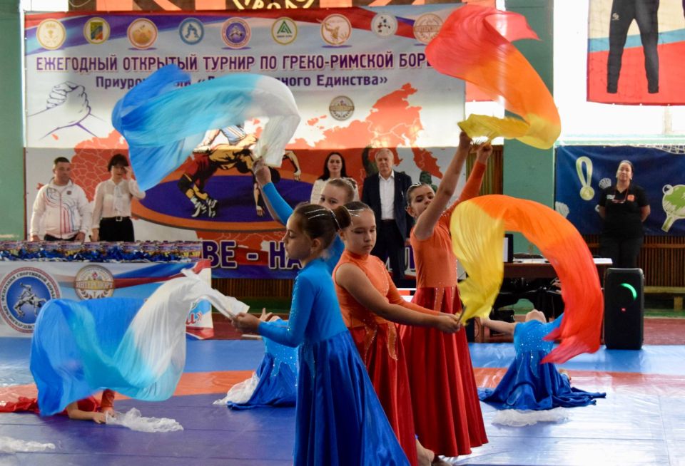 Сила единства: Турнир по греко-римской борьбе собрал юных спортсменов Крыма Сила единства: Турнир по греко-римской борьбе собрал юных спортсменов Крыма