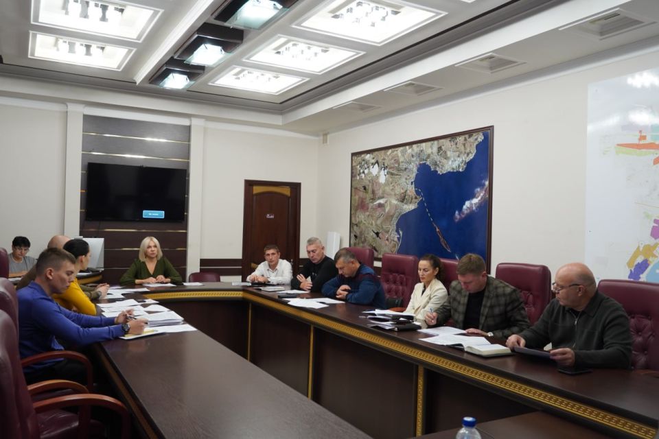 Олег Каторгин: Провел аппаратное совещание с заместителями, руководителями структурных подразделений администрации, на котором уделили внимание исполнительской дисциплине, обсудили выполнение протокольных поручений... Олег Каторгин: Провел аппаратное совещание с заместителями, руководителями структурных подразделений администрации, на котором уделили внимание исполнительской дисциплине, обсудили выполнение протокольных поручений...