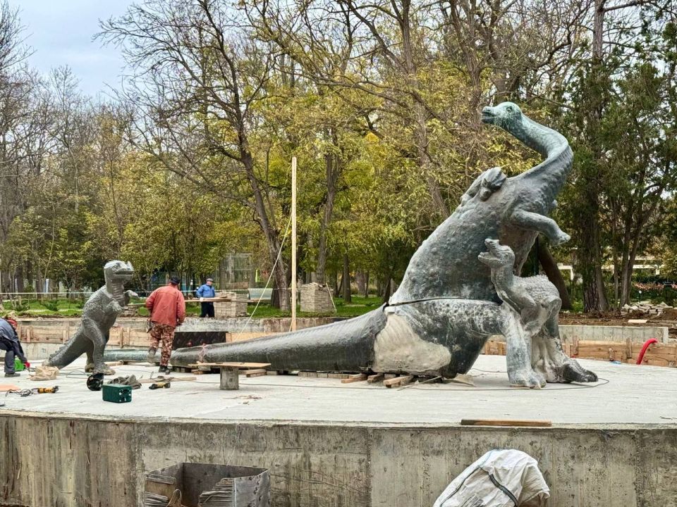 Юлия Предыбайло: СИМВОЛ ГОРОДА-КУРОРТА САКИ - «БРОНТОЗАВР» ОБРЕТАЕТ НОВЫЙ ДОМ!