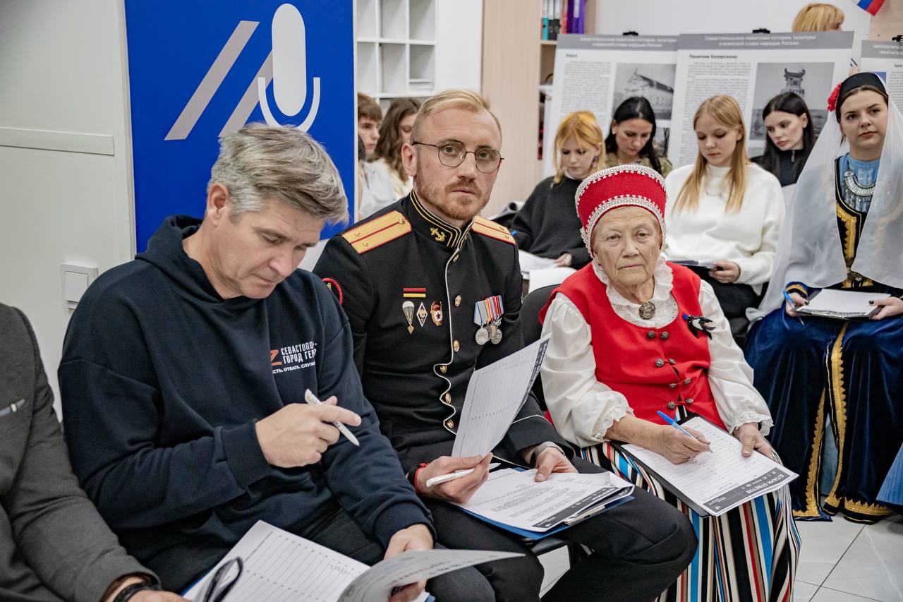 Михаил Развожаев: Участники программы «Севастополь — город Героев» написали этнографический диктант