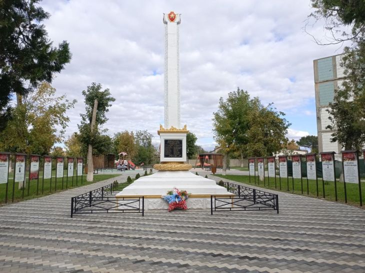 Школьники Сакского района снимают фильм о памятниках Великой Отечественной войны