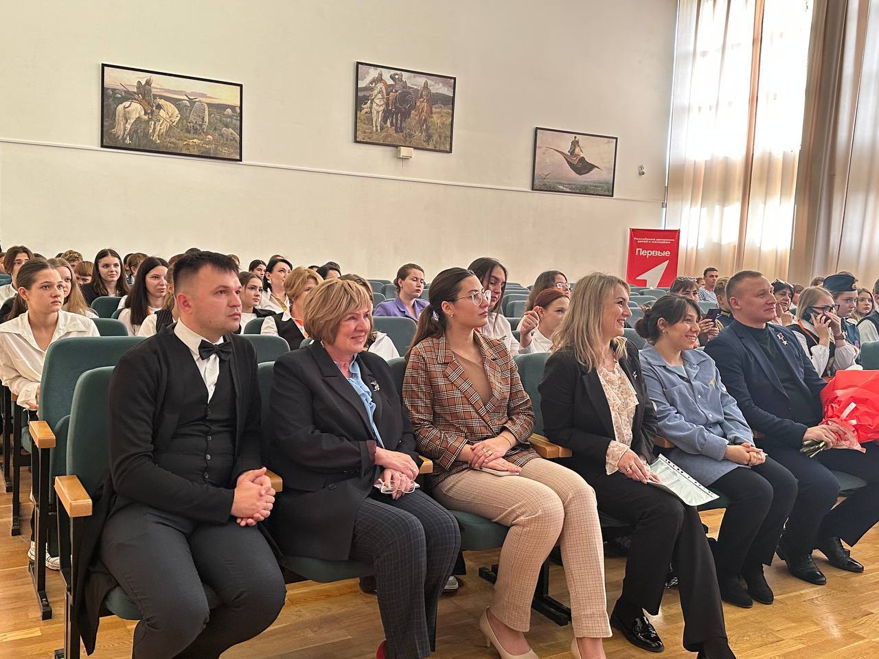 Александр Юрьев: Сегодня в школе №14 города Евпатории, носящей имя Героя Советского Союза Захара Артёмовича Сорокина, состоялась встреча с Героем России Антоном Игоревичем Старостиным Александр Юрьев: Сегодня в школе №14 города Евпатории, носящей имя Героя Советского Союза Захара Артёмовича Сорокина, состоялась встреча с Героем России Антоном Игоревичем Старостиным