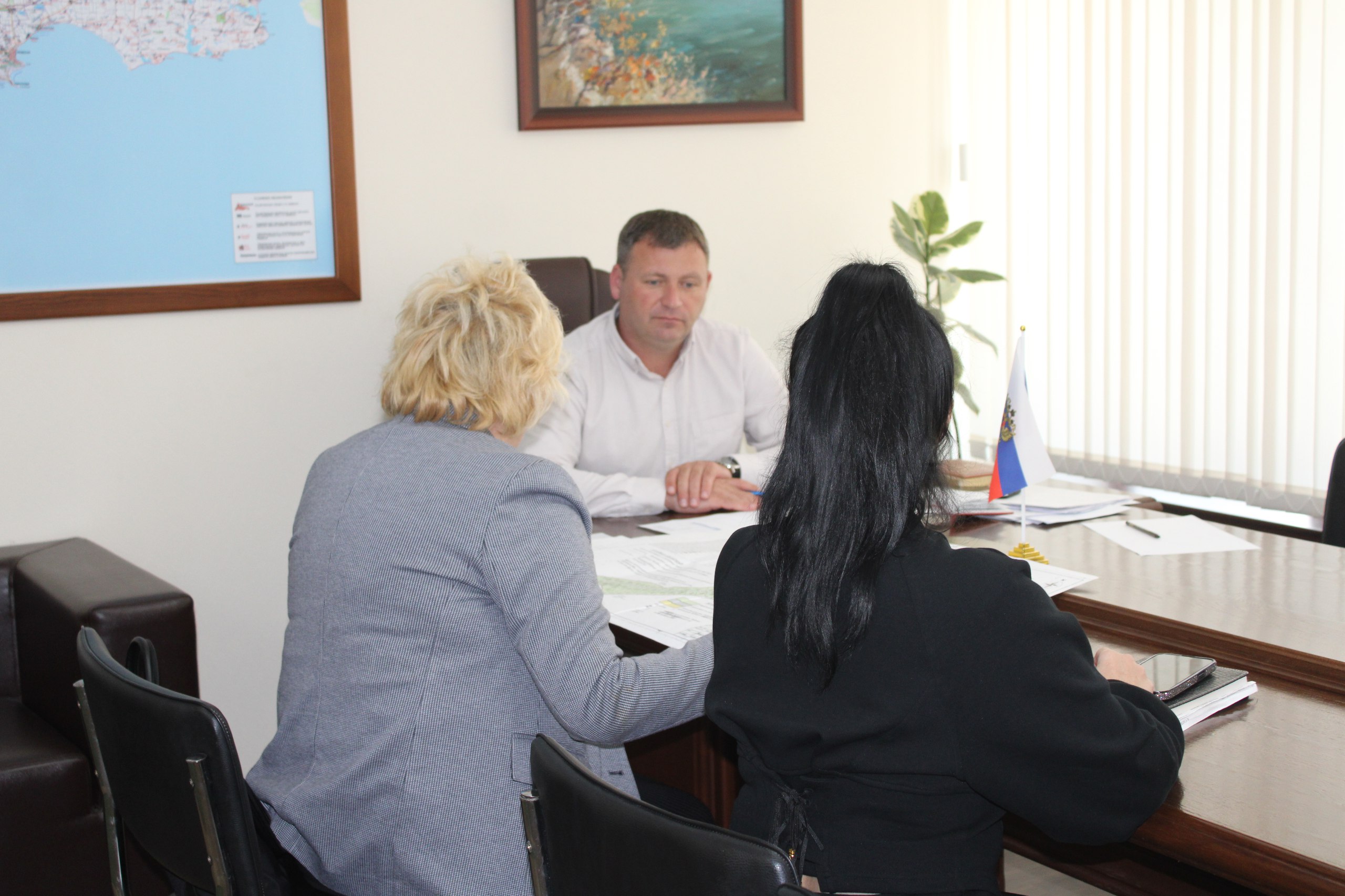 Игорь Крутьков: Вчера провел личный прием граждан Игорь Крутьков: Вчера провел личный прием граждан