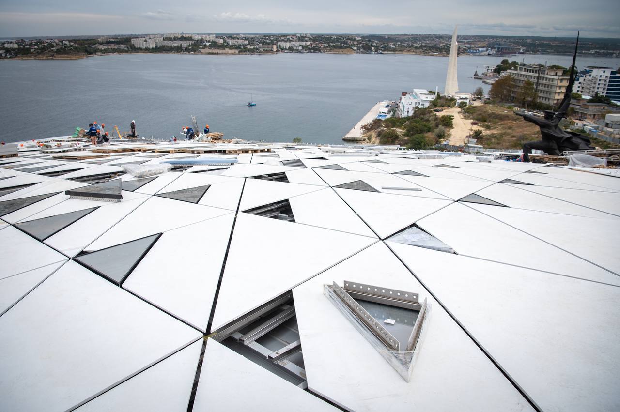 Михаил Развожаев: Продолжается строительство культурного комплекса на мысе Хрустальном в Севастополе Михаил Развожаев: Продолжается строительство культурного комплекса на мысе Хрустальном в Севастополе