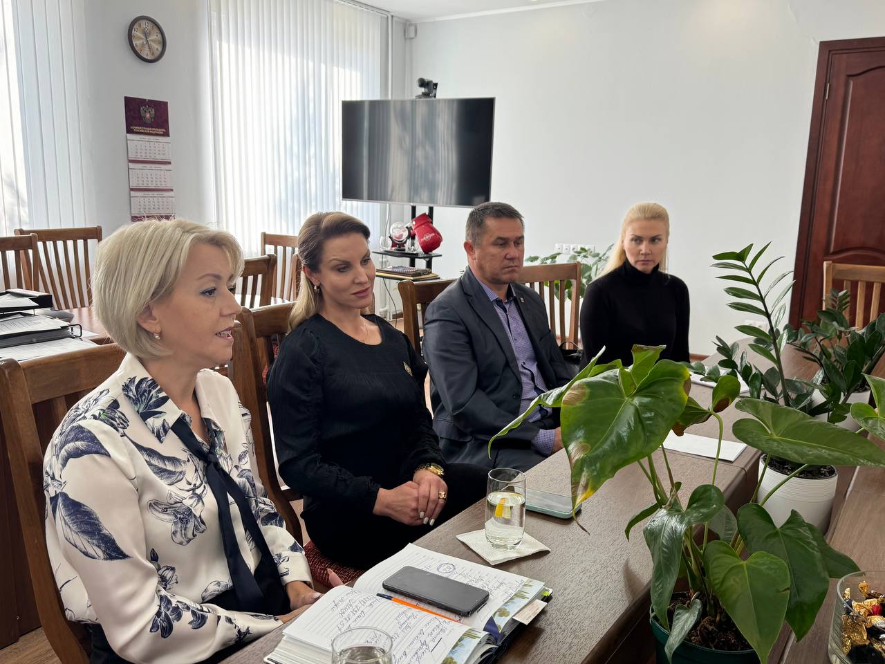 Александр Дудинов: Пока наши земляки стоят на защите Родины, выполняют свой долг в интересах страны, из семьи здесь в тылу должны чувствовать нашу поддержку Александр Дудинов: Пока наши земляки стоят на защите Родины, выполняют свой долг в интересах страны, из семьи здесь в тылу должны чувствовать нашу поддержку