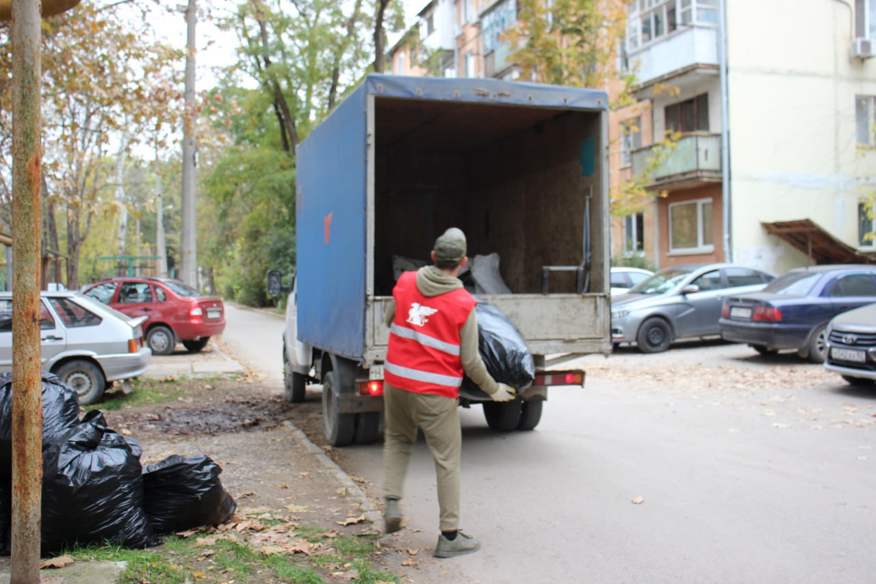 Олег Каторгин: От 70 до 120 мешков листвы Олег Каторгин: От 70 до 120 мешков листвы