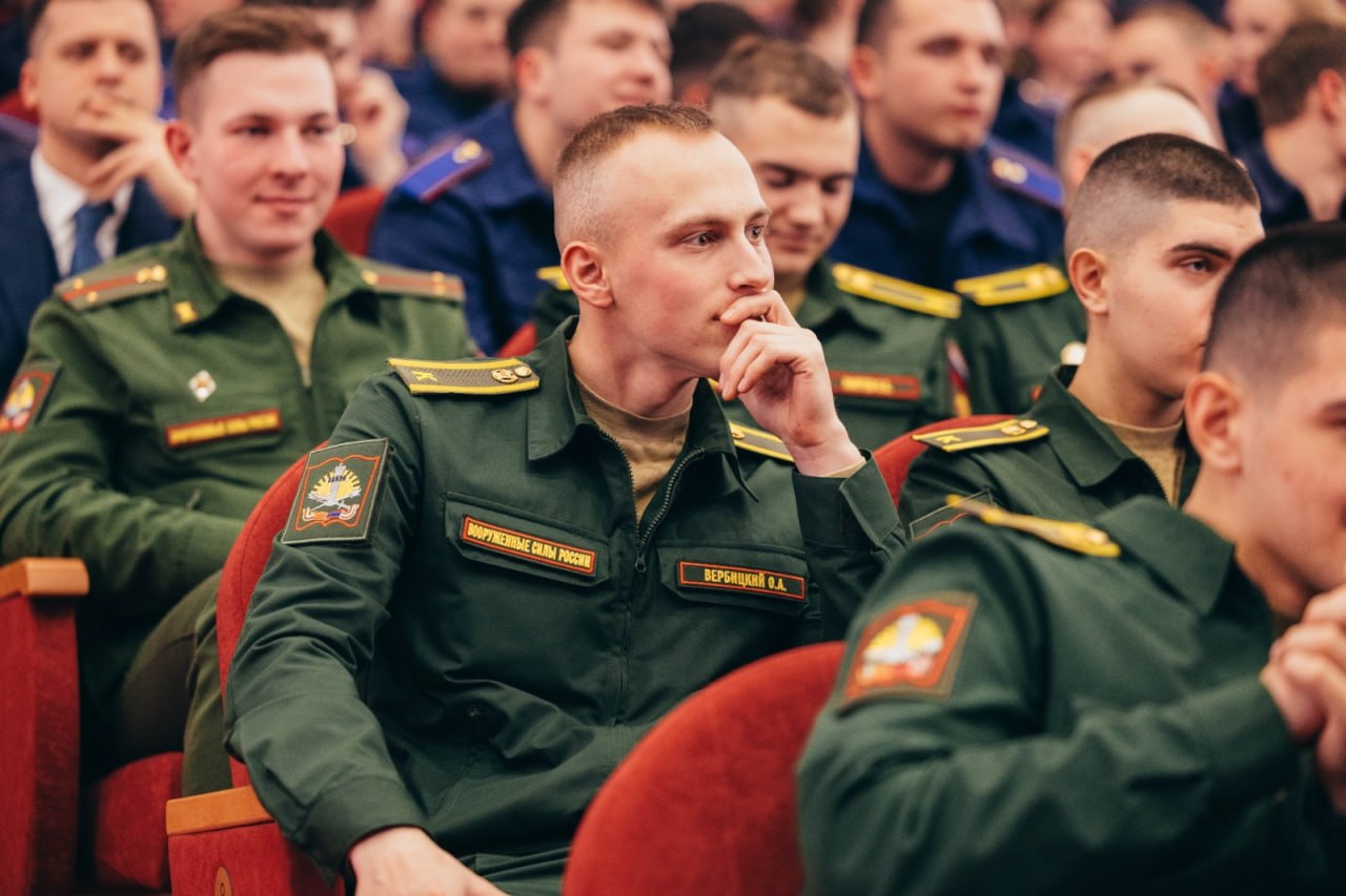 В Следственном комитете состоялся показ литературно-музыкального спектакля «Баллада о женщинах» В Следственном комитете состоялся показ литературно-музыкального спектакля «Баллада о женщинах»