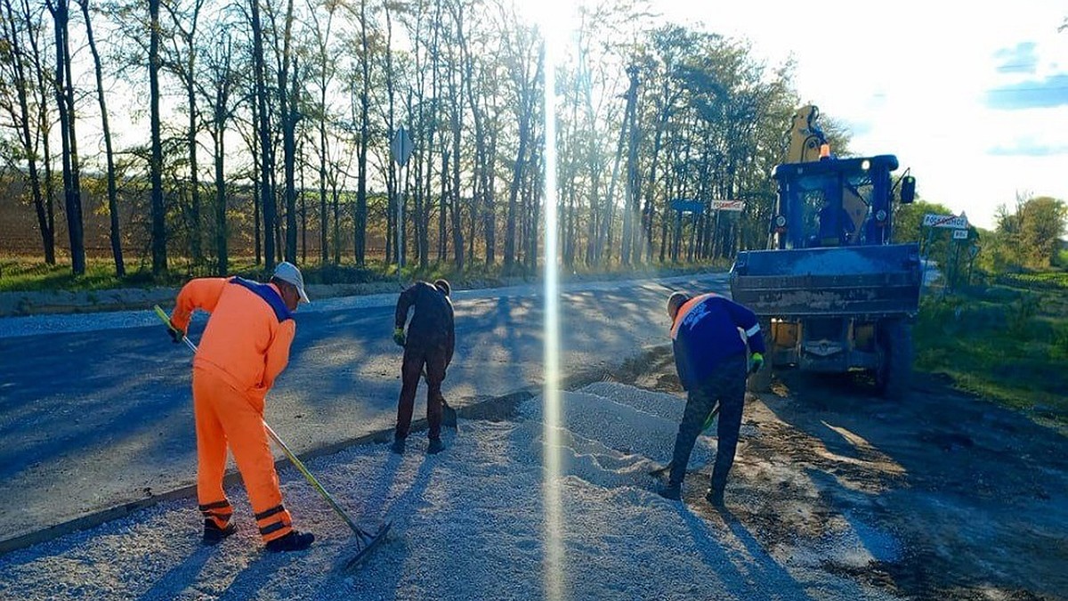 В Крыму завершается ремонт 15-километровой дороги Днепровка – Роскошное
