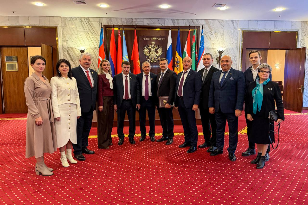 Владимир Константинов принял участие в работе Ялтинского международного форума Владимир Константинов принял участие в работе Ялтинского международного форума