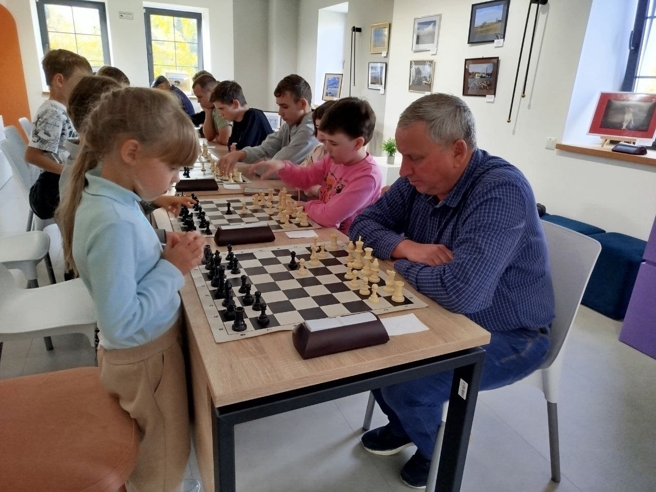 Праздничные турниры. В МБОУ «Школа-гимназия №1» и МБОУ ДОД «Судакский ЦДЮТ» турниры МО Судак по шахматам среди школьников, посвященные Дню народного единства Праздничные турниры. В МБОУ «Школа-гимназия №1» и МБОУ ДОД «Судакский ЦДЮТ» турниры МО Судак по шахматам среди школьников, посвященные Дню народного единства