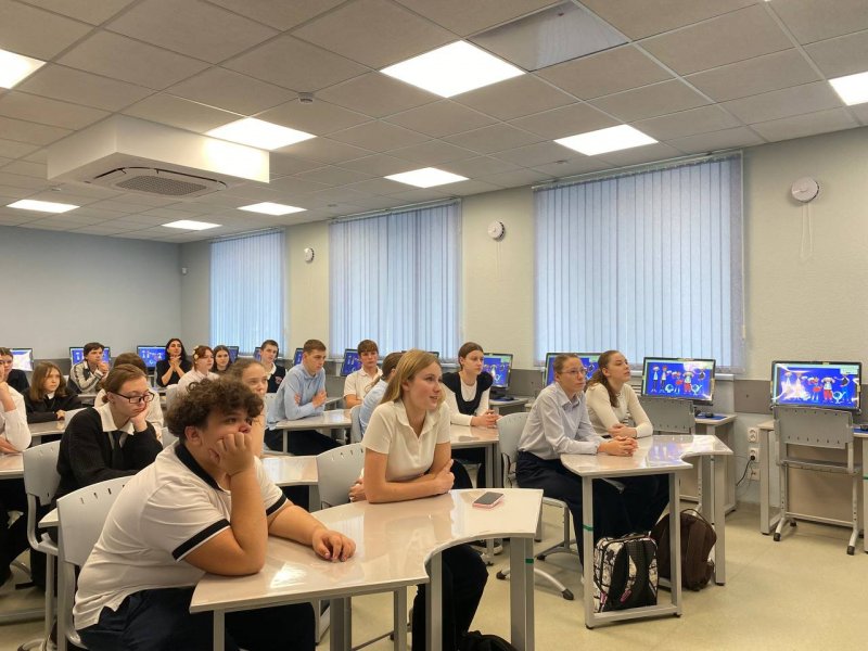 Севастопольским школьникам провели «Урок цифры» на тему «Видеоплатформа» Севастопольским школьникам провели «Урок цифры» на тему «Видеоплатформа»