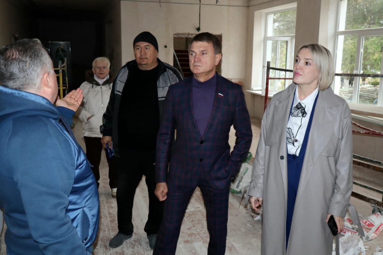 Инна Федоренко: Сегодня провела рабочую выездную встречу с депутатом Государственной Думы Леонидом Ивановичем Бабашовым в селе Луганское Инна Федоренко: Сегодня провела рабочую выездную встречу с депутатом Государственной Думы Леонидом Ивановичем Бабашовым в селе Луганское