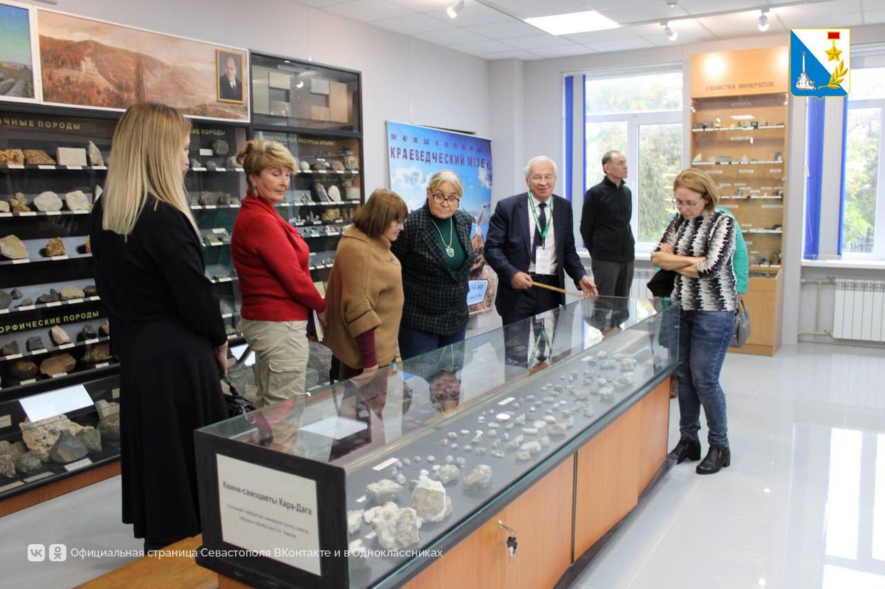 Сохраняем прошлое и воспитываем будущее Сохраняем прошлое и воспитываем будущее